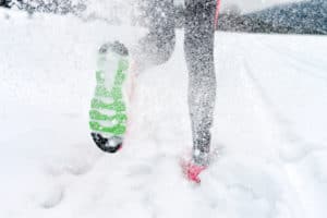 Der Winter ist da, um zu bleiben: Laufen bei Schnee und Kälte