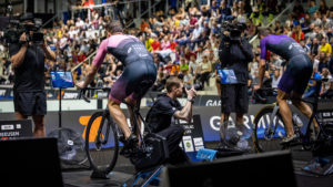 Hallenspektakel: E-Sport-Triathlon-Weltmeisterschaft findet in London statt