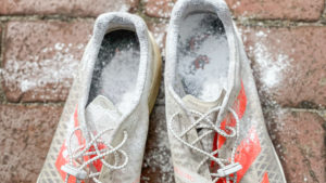 Kampf der Blasenbildung: Warum Babypuder in den Schuhen hilft