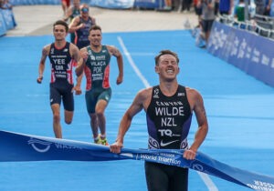 Hayden Wilde wird Weltmeister im Supersprint – Hellwig Achter – Blummenfelt verpasst Medaille