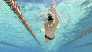 Die Sache mit der Luft: Warum du mit der richtigen Atmung schneller schwimmst