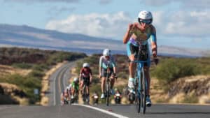 Neue Windschattenregelung bei Profis: Ironman und Challenge Roth erhöhen Draftingzone auf 20 Meter