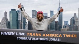 Duathlon von „Coast to Coast to Coast“: Jonas Deichmann nach doppelter Querung der USA am Ziel