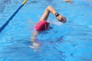 Prävention und Behandlung: Verletzungen beim Schwimmen