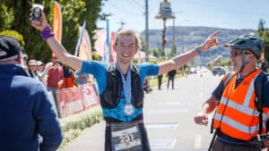 Kalt und klar: Laura Siddall und Jan Stepinski triumphieren beim Patagonman