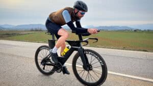 „Reine Glückseligkeit“: Jonas Deichmann sammelt Erfahrung auf dem Triathlonrad