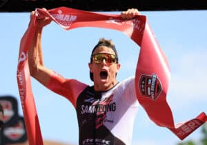 Sam Long gewinnt in St. George mit 7 Minuten Vorsprung | Auch Paula Findlay dominiert | Maximilian Sperl wird Siebter
