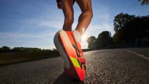 Carbon-Laufschuhe: Der Asics Metaspeed Sky Paris im Praxistest