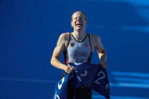 Große Ehre: Laura Lindemann trägt deutsche Fahne ins Stade de France