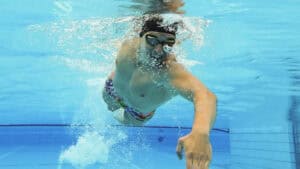 Hoher Ellbogen: Warum dich dieses Detail schneller schwimmen lässt