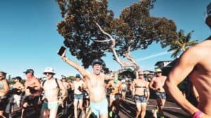Impressionen vom Underpants Run: Viel nackte Haut in Kailua-Kona