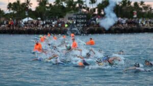 Zwischenstand nach dem Schwimmen: Sam Laidlow von vorn – Patrick Lange sensationell
