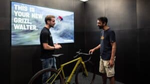 Fahrbereit abholen: Canyon startet Service „Collect & Ride“