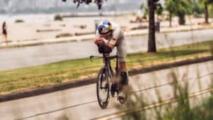 Crash mit einem Rettungswagen: Schwerer Unfall von Mika Noodt beim Ironman 70.3 Swansea