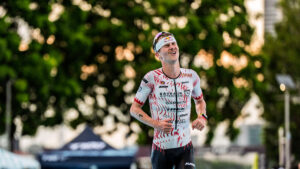 Ironman 70.3 Elsinore: Marten Van Riel in der Rolle des Gejagten
