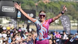 Revanche nach 25 Jahren: Michellie Jones sichert sich 70.3-Agegroup-Titel und überholt einstige Rivalin