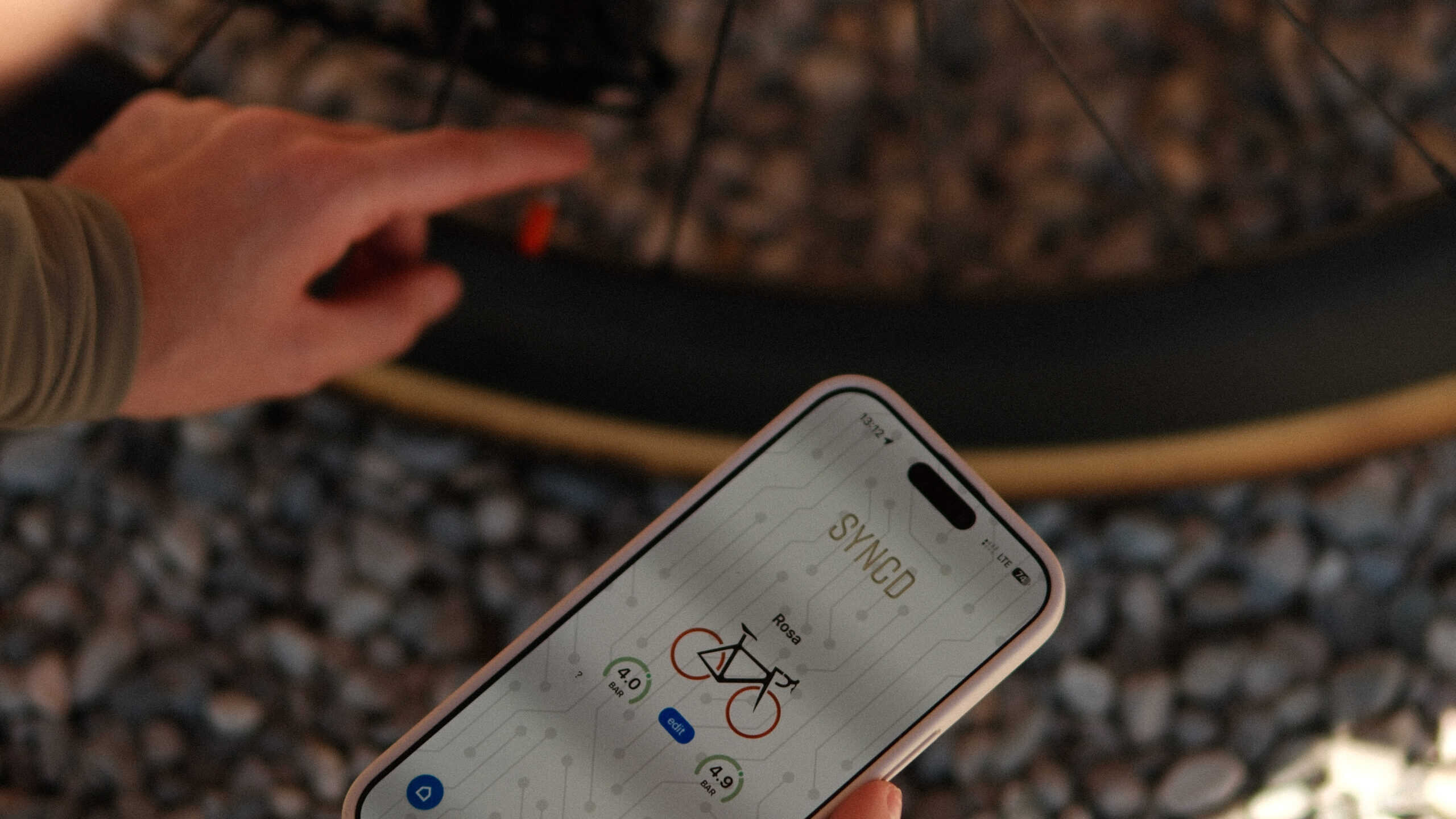 Smarter-Schlauch-Der-Tubolito-Tubo-Road-SYNCD-denkt-mit