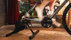 Zeit, dass sich was dreht: Budget-Smarttrainer im Test