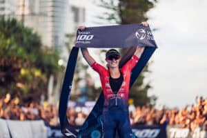 Bogen verpasst das Podium knapp: Taylor Knibb gewinnt T100-Auftakt in Australien