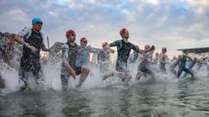 Ironman Frankfurt: 25 Pros innerhalb von 30 Sekunden nach 29-Grad-Schlacht im Langener Waldsee