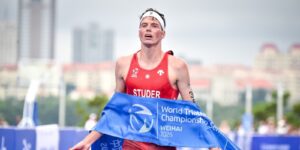 Regenchaos beim WTCS-Rennen in Weihai: Max Studer siegt, Lasse Lührs wird 13.